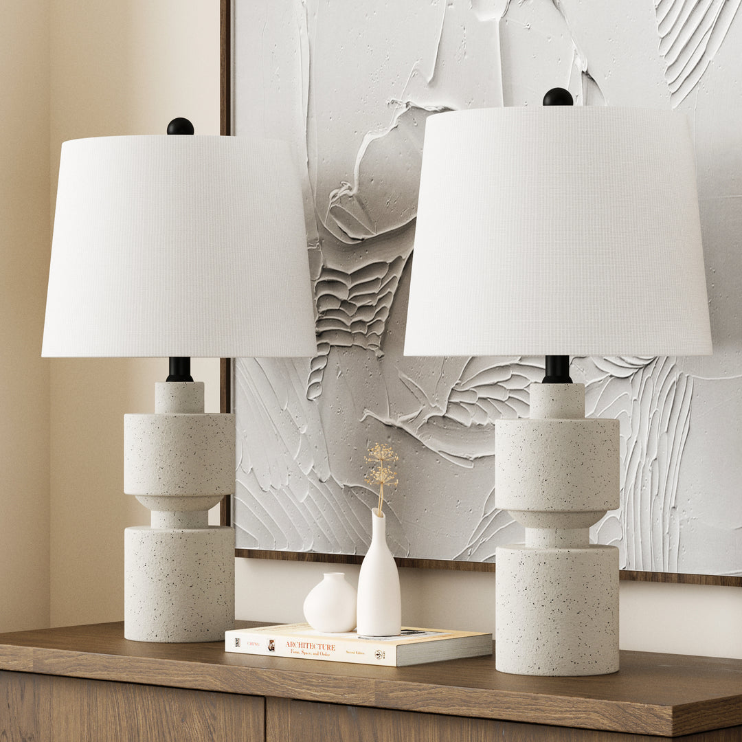 24.5'' Ivory Resin Table Lamp For Living Room/bedroom