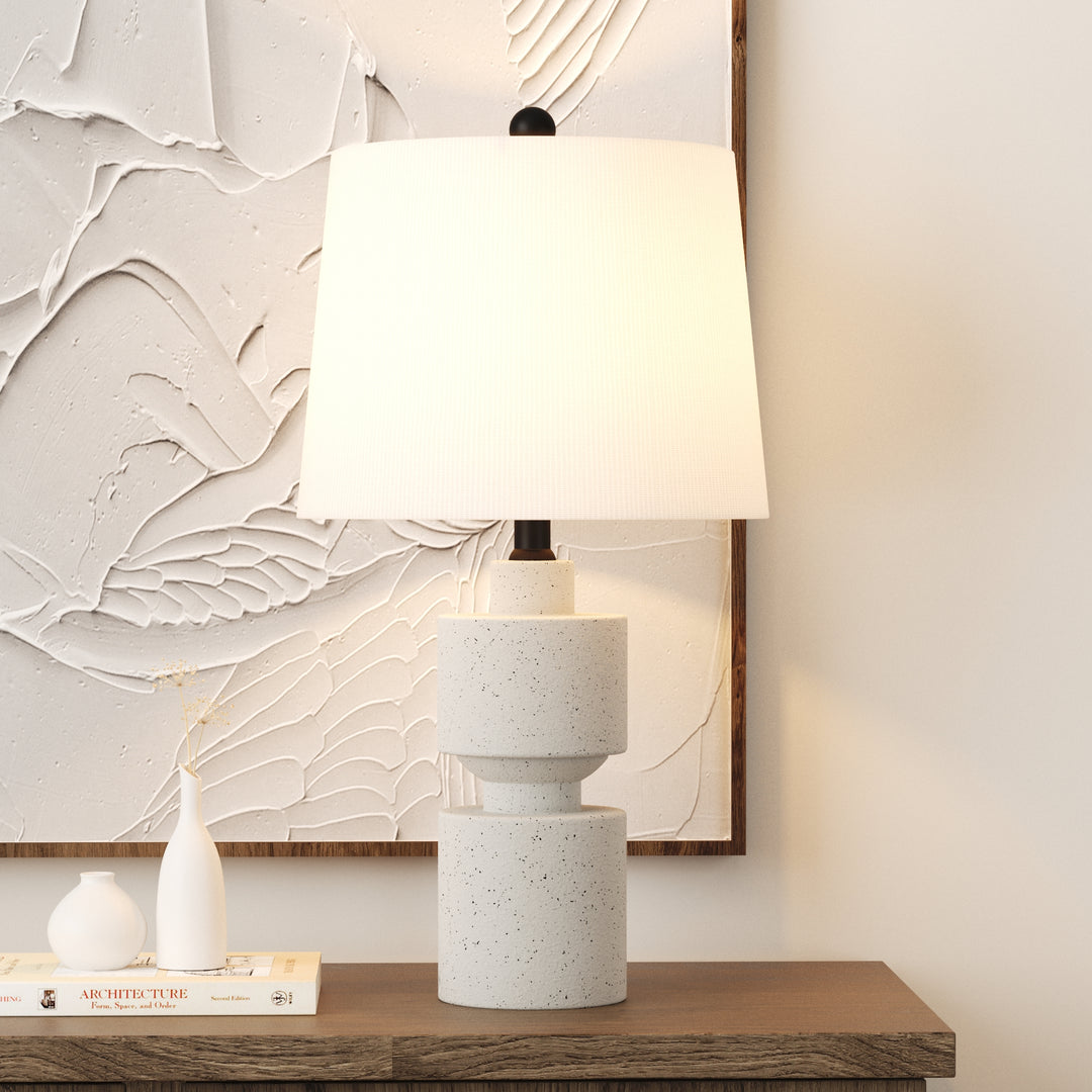 24.5'' Ivory Resin Table Lamp For Living Room/bedroom