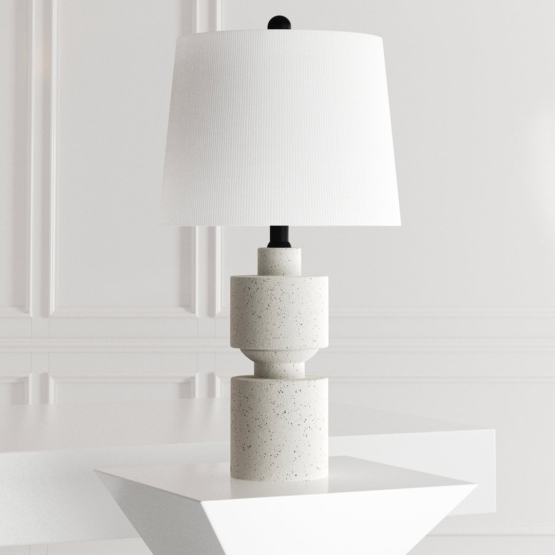 24.5'' Ivory Resin Table Lamp For Living Room/bedroom