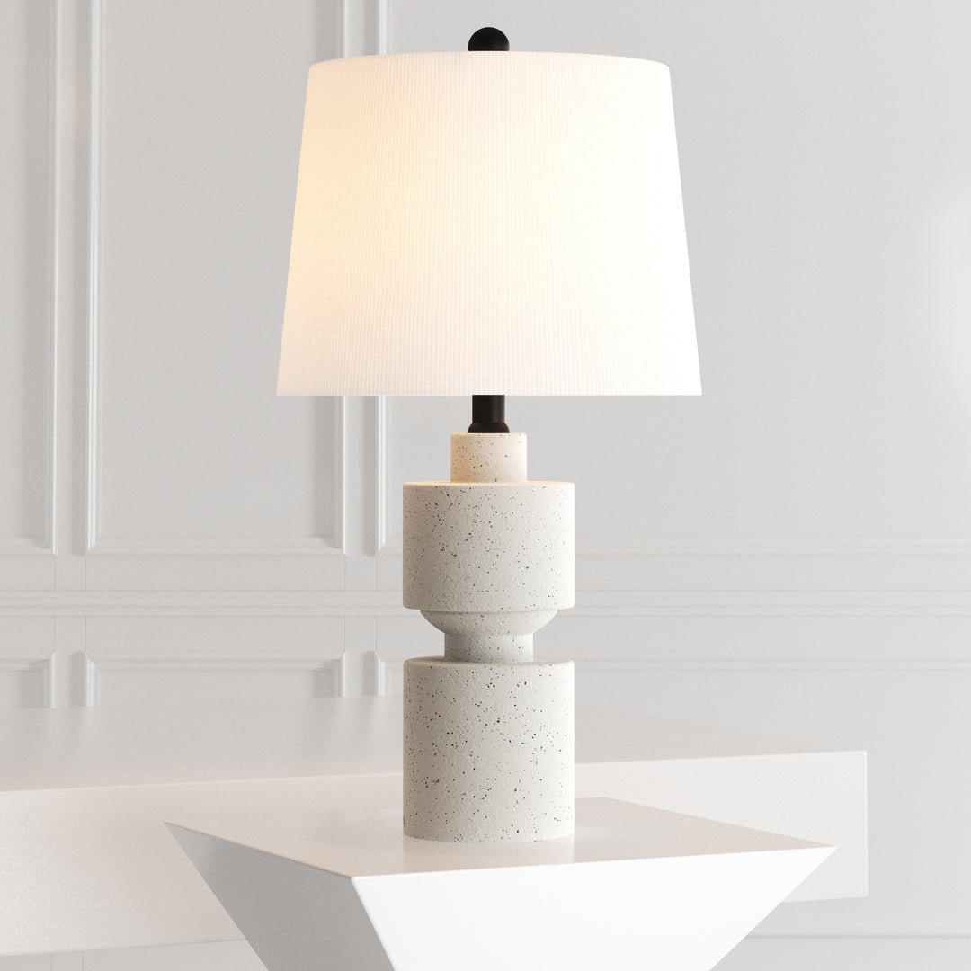 24.5'' Ivory Resin Table Lamp For Living Room/bedroom