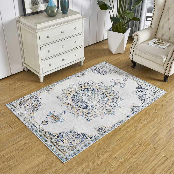 Lobello Traditional Oriental Area Rug