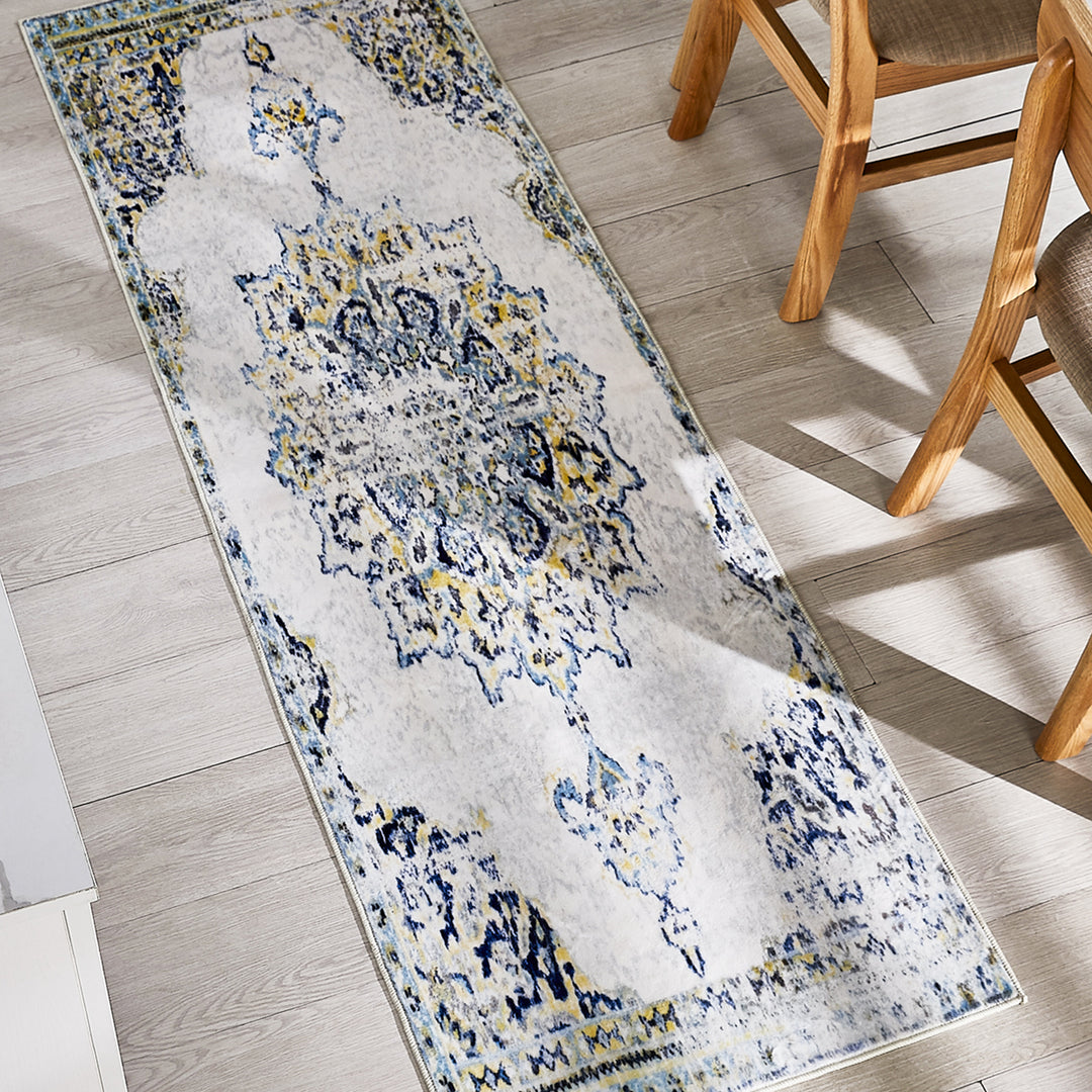 Lobello Traditional Oriental Area Rug