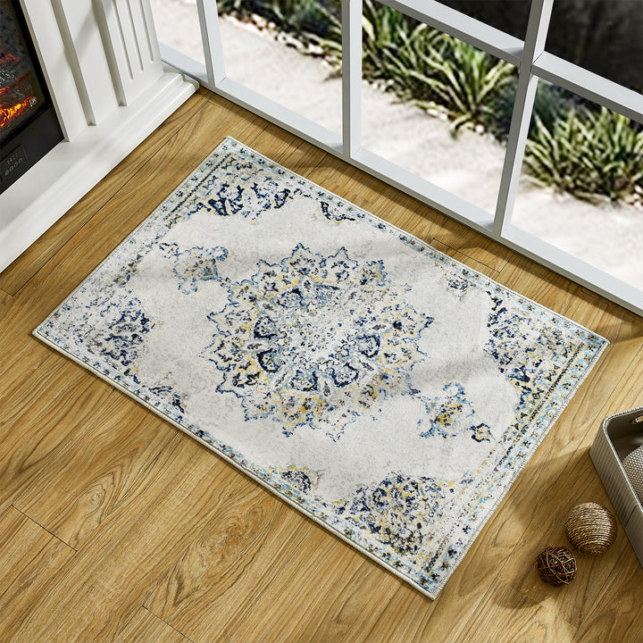 Lobello Traditional Oriental Area Rug